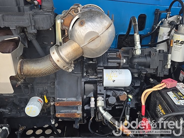 2018-genie-gth844-image-40