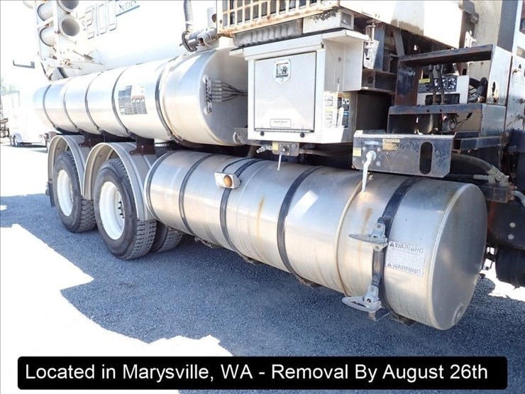 2006-sterling-l9500-image-41