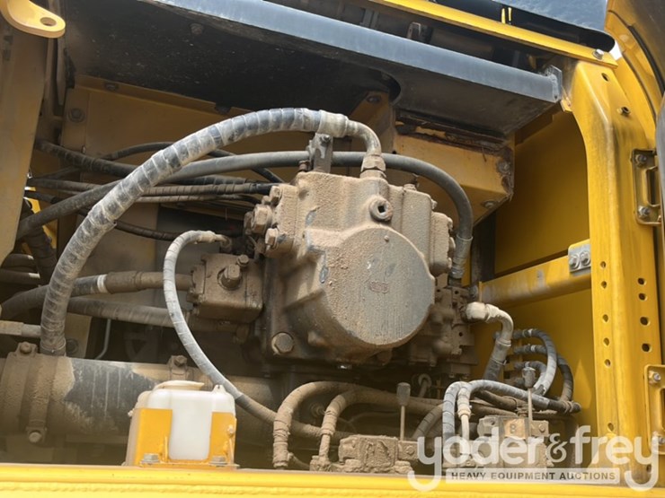 2019-komatsu-pc490-lc-11-image-14