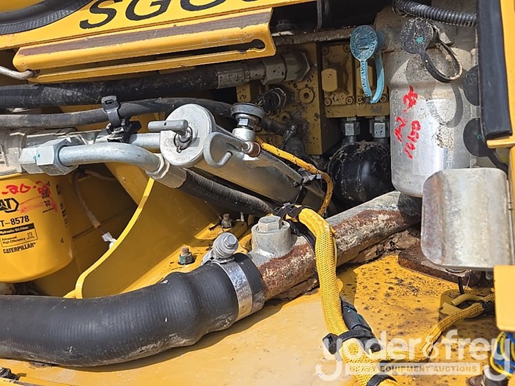 2018-caterpillar-d6n-lgp-image-40