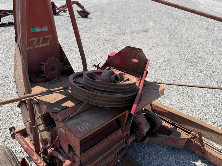 new-holland-717-image-12