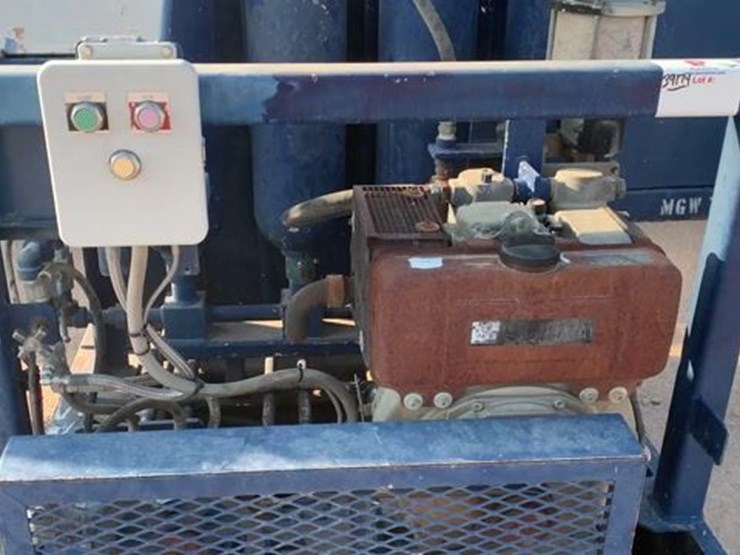 caterpillar-550-image-1