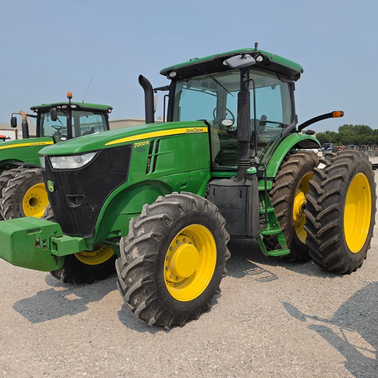 2013 JOHN DEERE 7200R