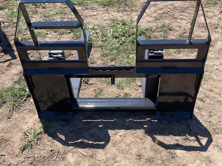 agrotk-skid-steer-pallet-forks.-image-2