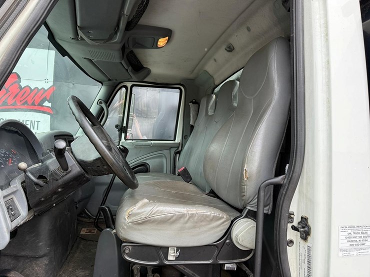 2007-international-durastar-4300-image-19