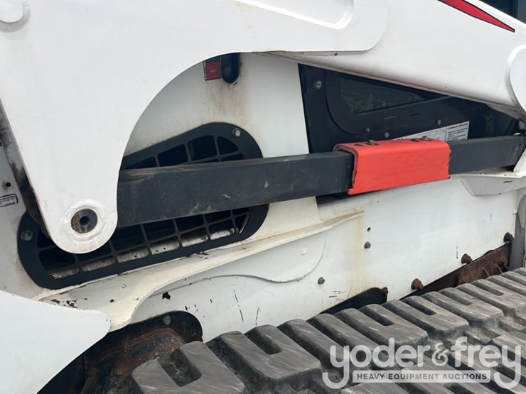 2016-bobcat-t870-image-22