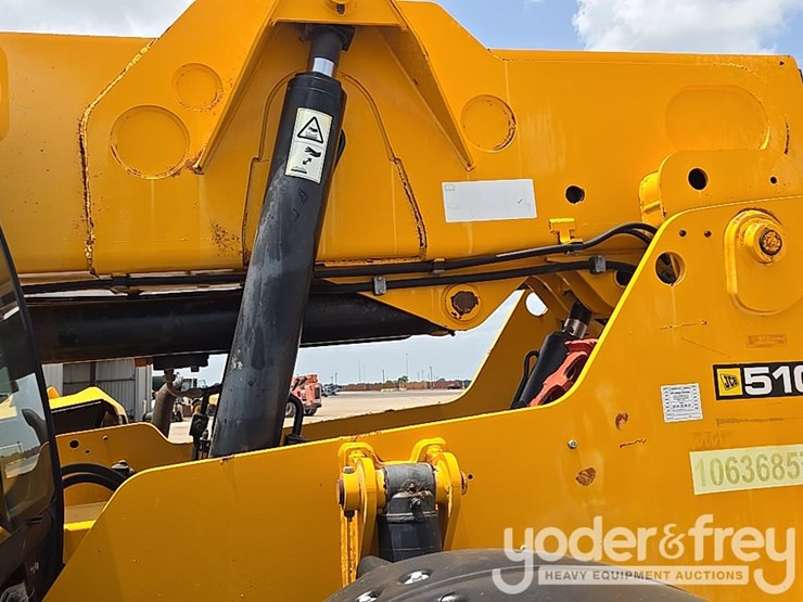 2017-jcb-510-56-image-33