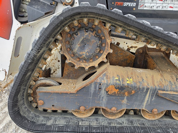 2021-bobcat-t76-image-22