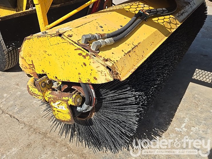 2016-superior-broom-dt80-image-22