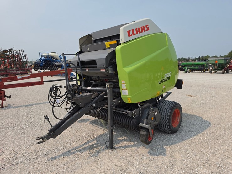 claas-variant-360-image-12