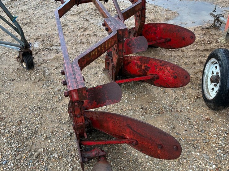 massey-ferguson-74-image-3