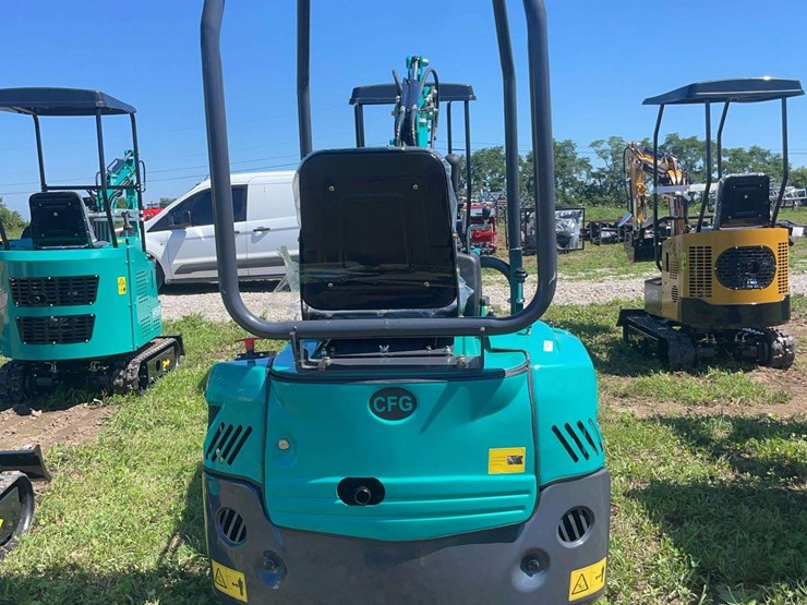 qk16r-mini-excavator-image-8