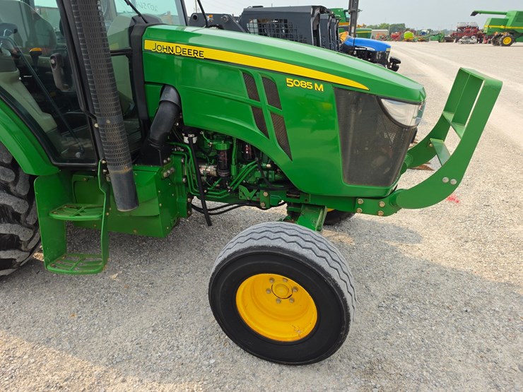 2016-john-deere-5085m-image-19
