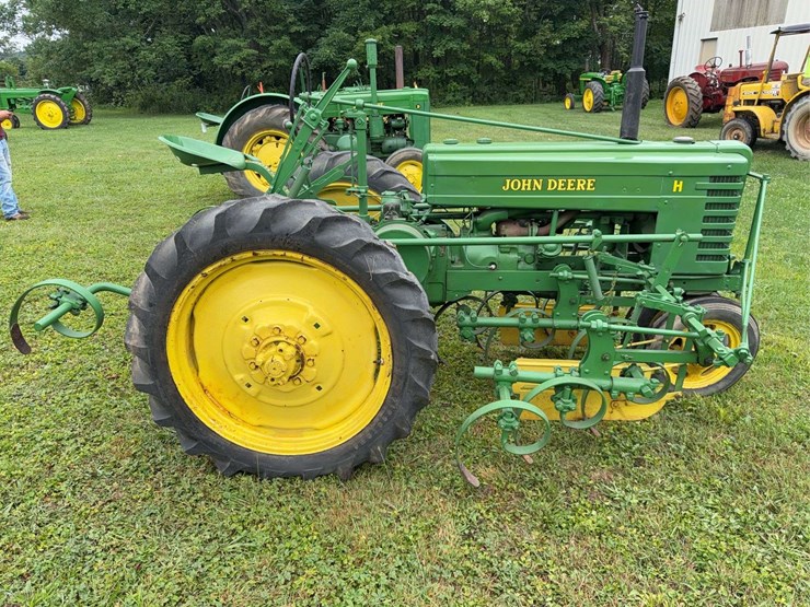 john-deere-h-image-6