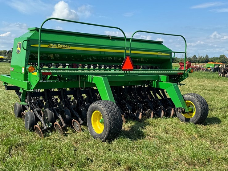john-deere-1590-image-8