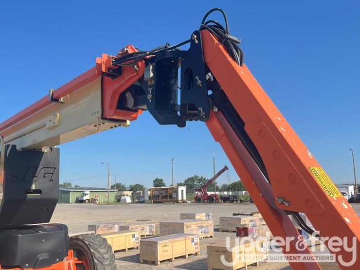 2013-jlg-1250ajp-image-25