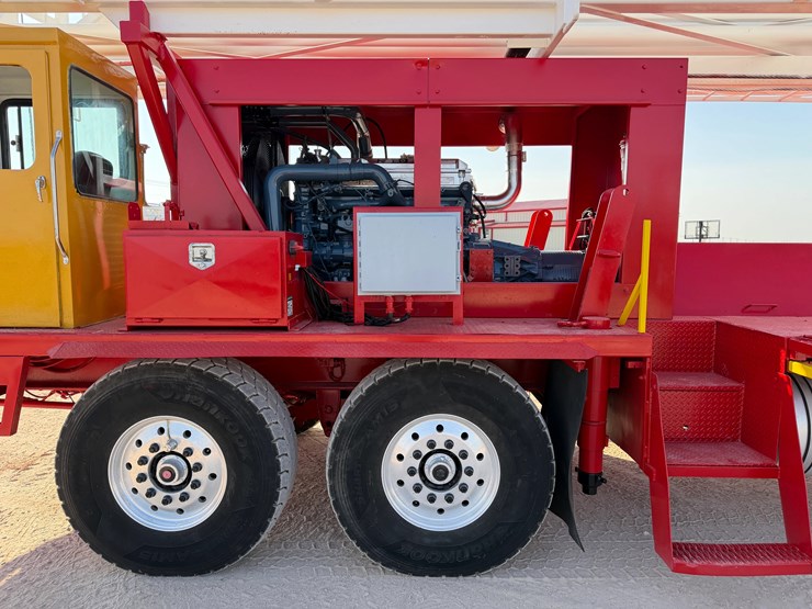 2014-service-king-675-dd-6-axle-well-service-rig,-109'x330k-#-mast-image-12