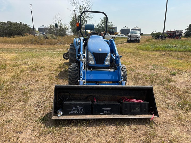 2002-new-holland-tc350a-tractor-image-2