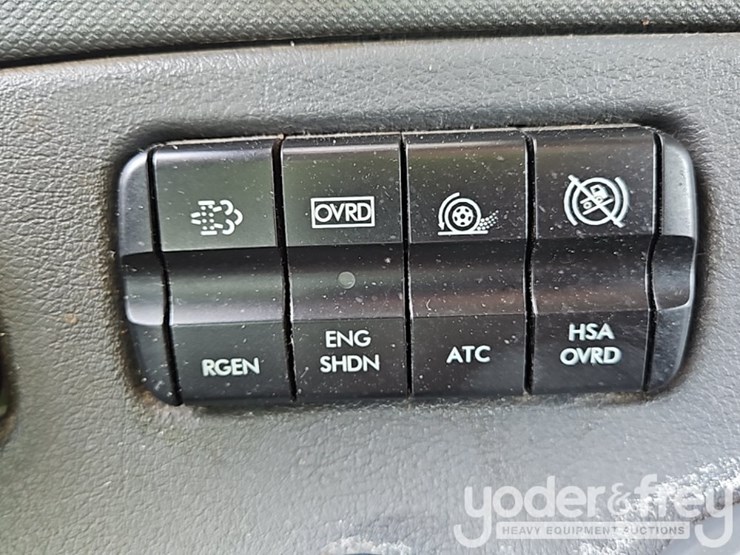 2017-freightliner-cascadia-113-image-37