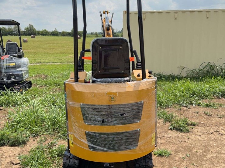 ats-rt15r-mini-excavator-image-5