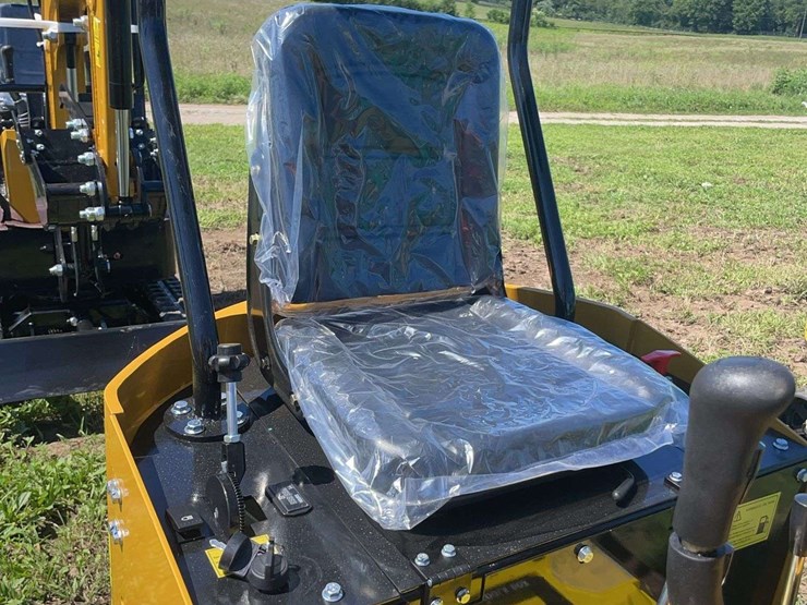 h13r-mini-excavator-image-6