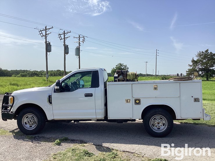 2017-ford-f250-xl-image-8