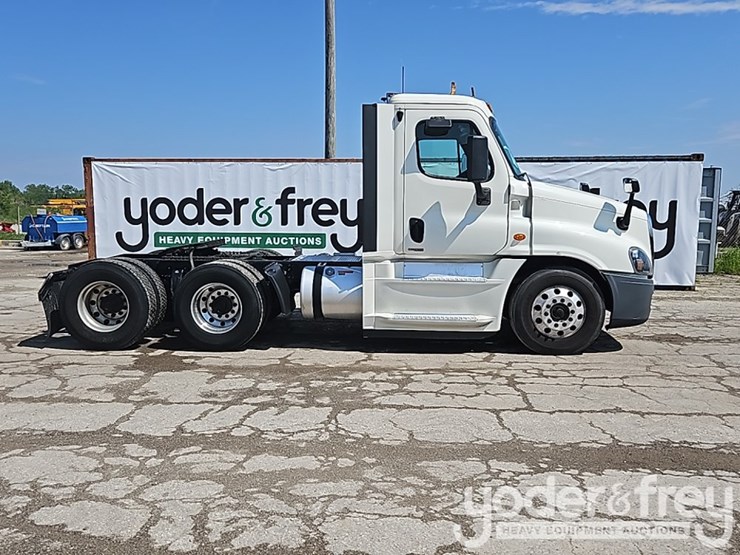 2019-freightliner-cascadia-125-image-4