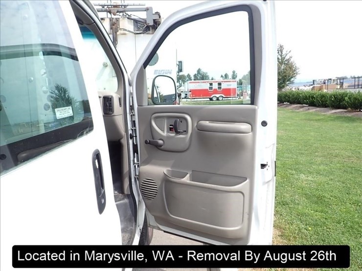 2001-chevrolet-express-3500-image-22