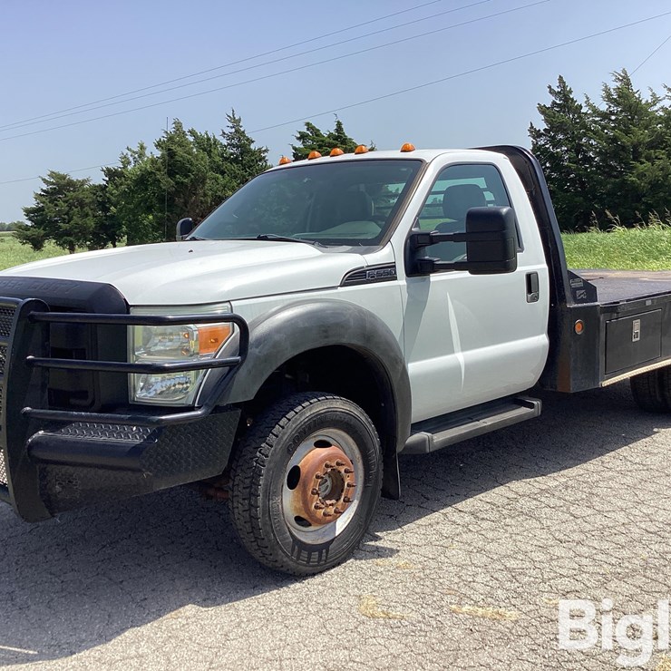 2011 FORD F550 XL