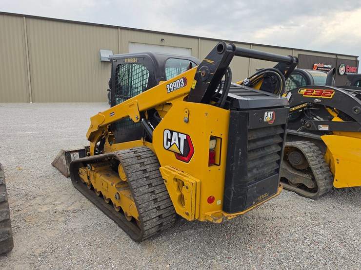 2020-caterpillar-299d3-image-21