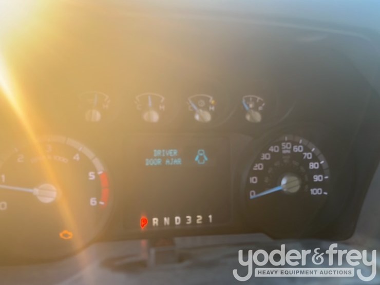 2011-ford-f550-image-24