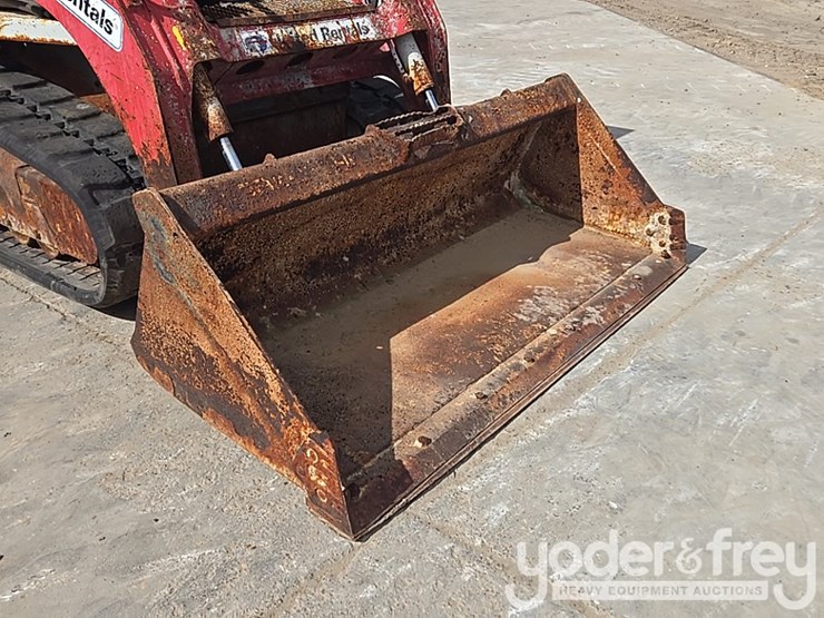 2019-takeuchi-tl8-image-19