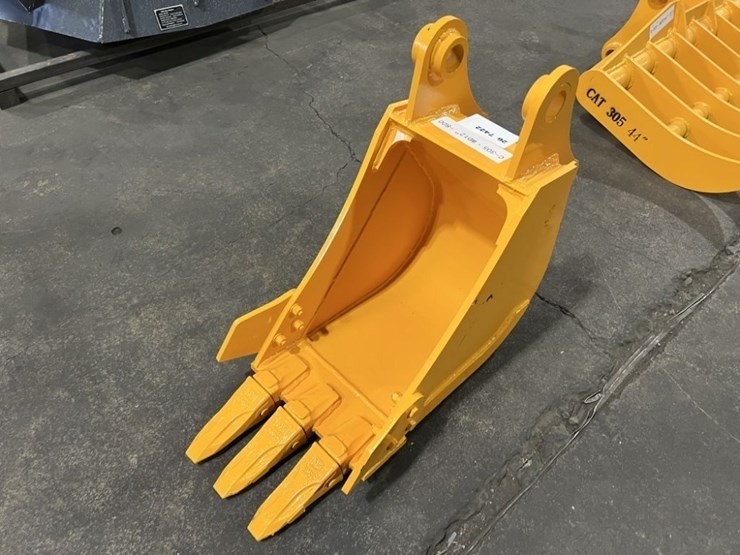 2026-caterpillar-305-image-4