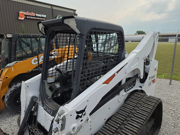 2021-bobcat-t740-image-23
