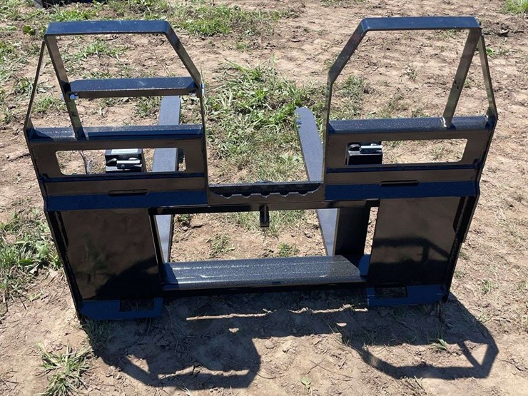 agrotk-skid-steer-pallet-forks.-image-2