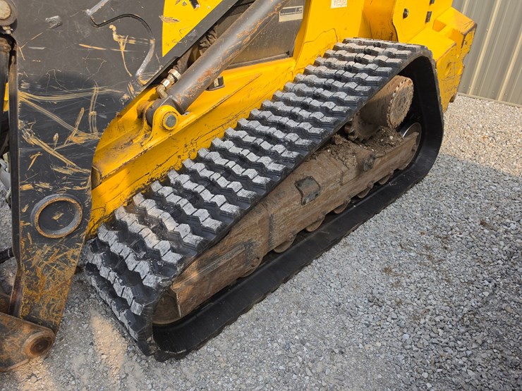 2021-new-holland-c362-image-15