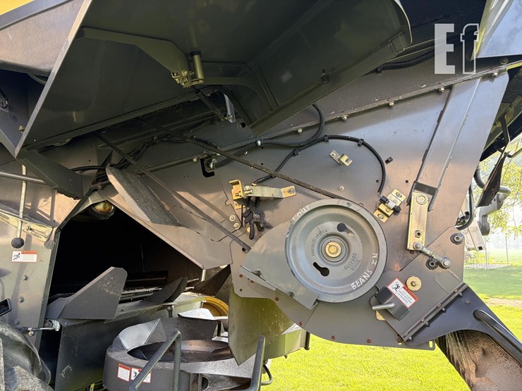 2013-claas-lexion-760-image-30