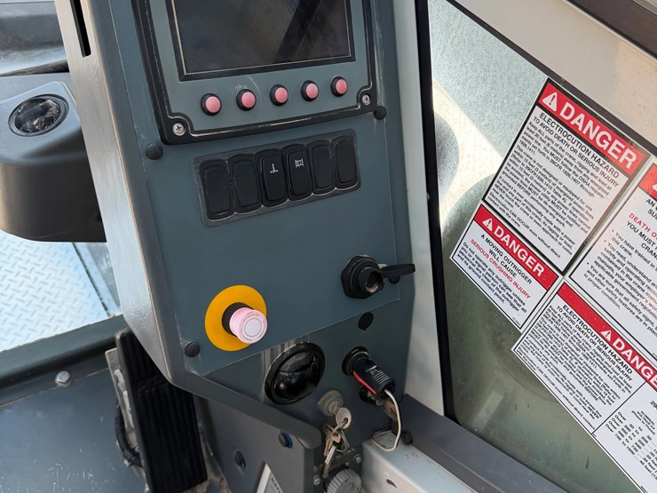 2015-peterbilt-367-image-25