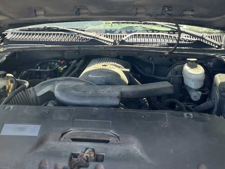 2003-chevrolet-tahoe-image-13
