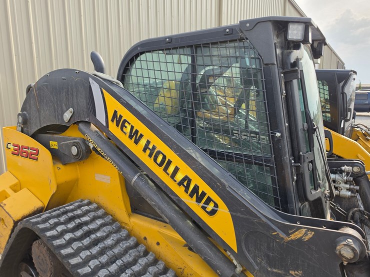 2021-new-holland-c362-image-26