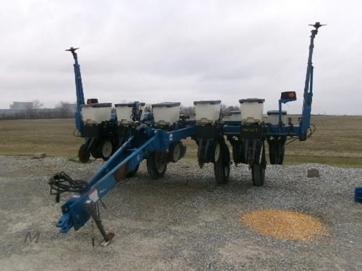2000-kinze-3000-image-17