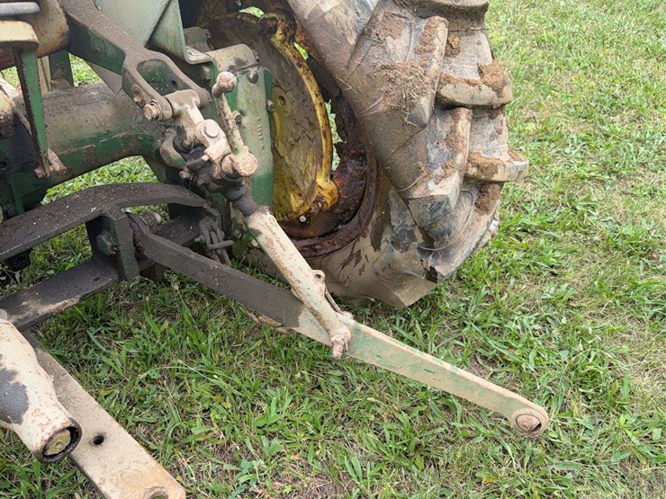 john-deere-320-image-27
