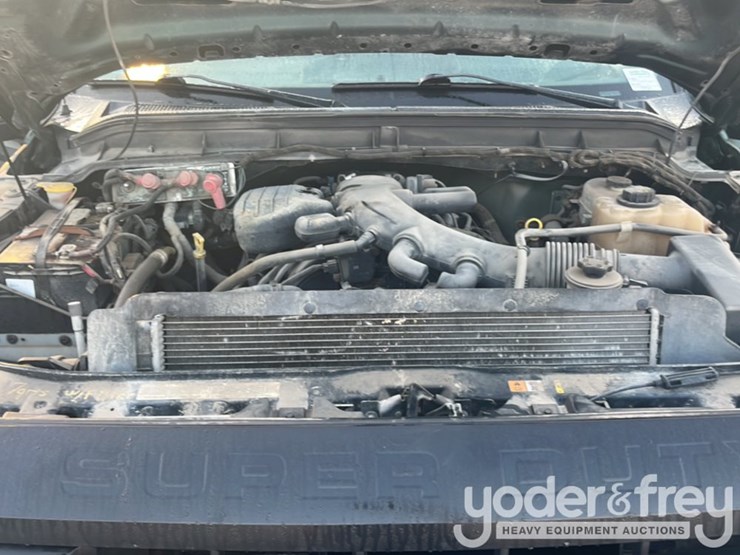 2011-ford-f550-image-8