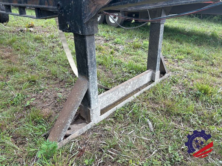 1999-pitts-triple-bunk-t/a-log-trailer-image-42