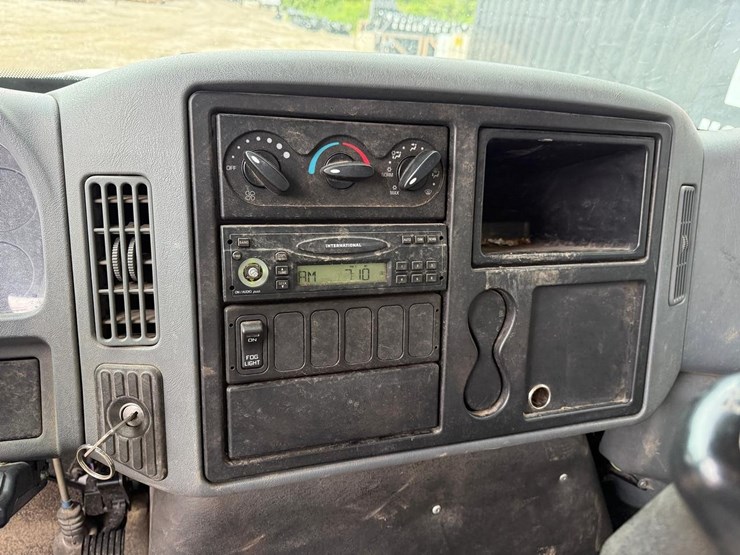 2007-international-durastar-4300-image-24
