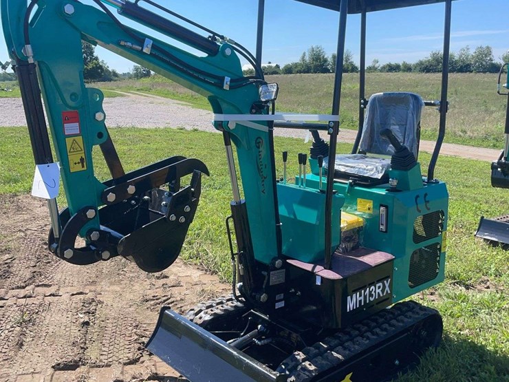 mh13rx-mini-excavator-image-1