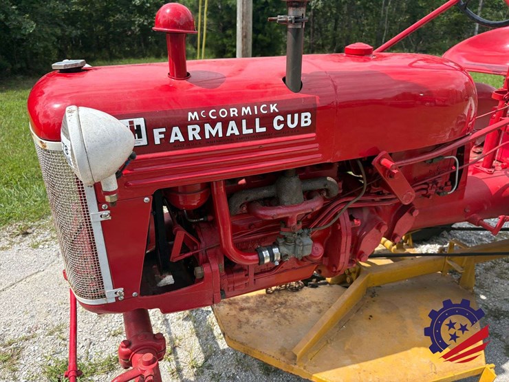 mccormick-farmall-cub-farm-tractor-image-21