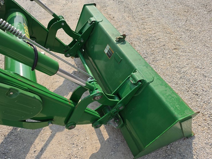 2023-john-deere-6120e-image-25