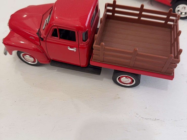 wooden-helena-truck,-2-tow-trucks-die-cast-metal,-delivery-truck,-die-cast-metal-image-2