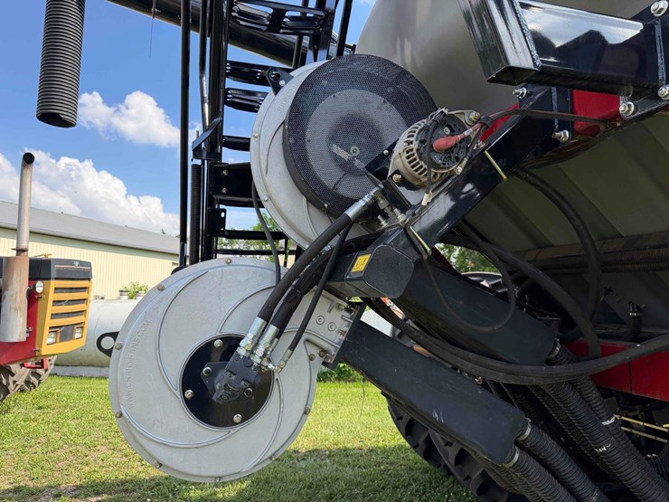 case-ih-3445-airseeder-image-18